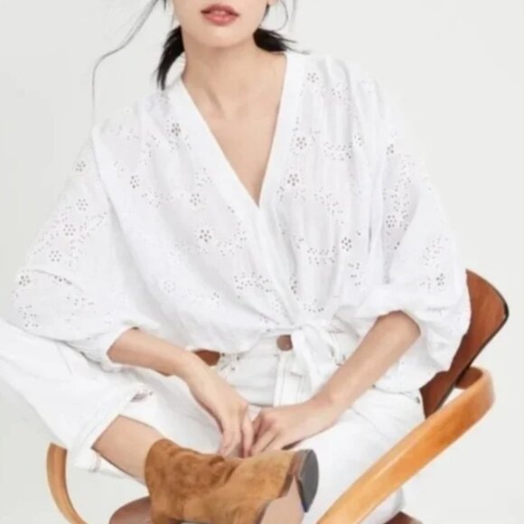 🎉 NEW LISTING NWT Gorgeous Young Fabulous & Broke Eyelet Tie-front Blouse, L - Picture 1 of 14